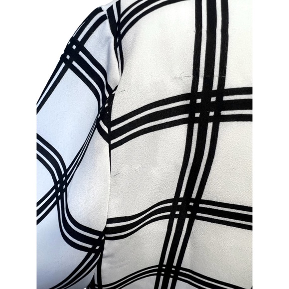 NWD Cropped High-Low Keyhole Blouse | Minimalist Plaid Grid Check Pattern - Picture 4 of 4